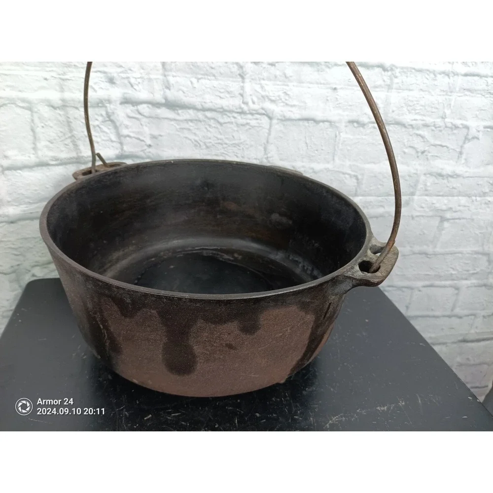 Griswold Cast Iron Pot 10,  3 Footed Cauldron  Antique Hanging (Has Crack) RARE